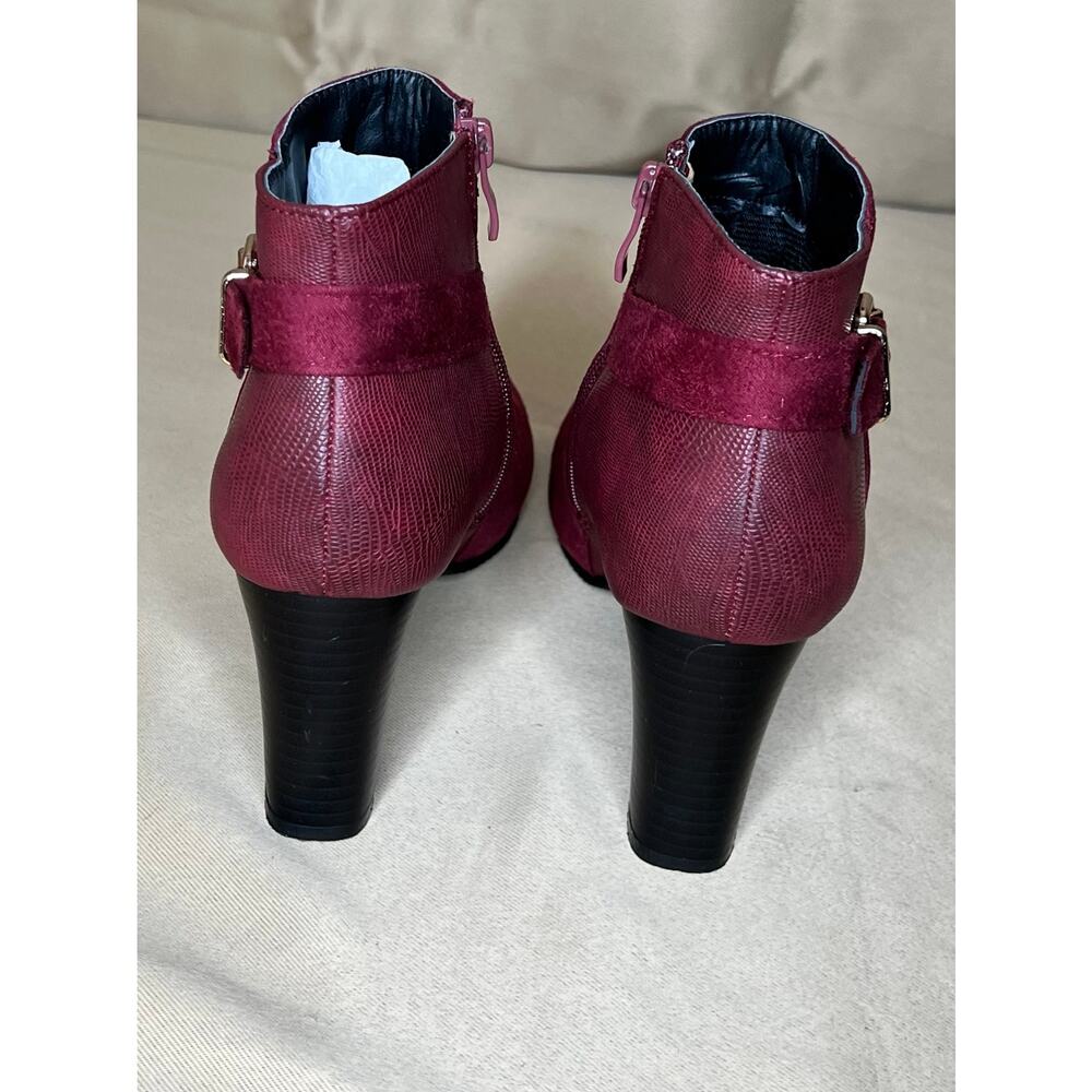 Reneeze Burgundy Pony Bootie Ankle Boots 6 NWOT - Picture 6 of 9